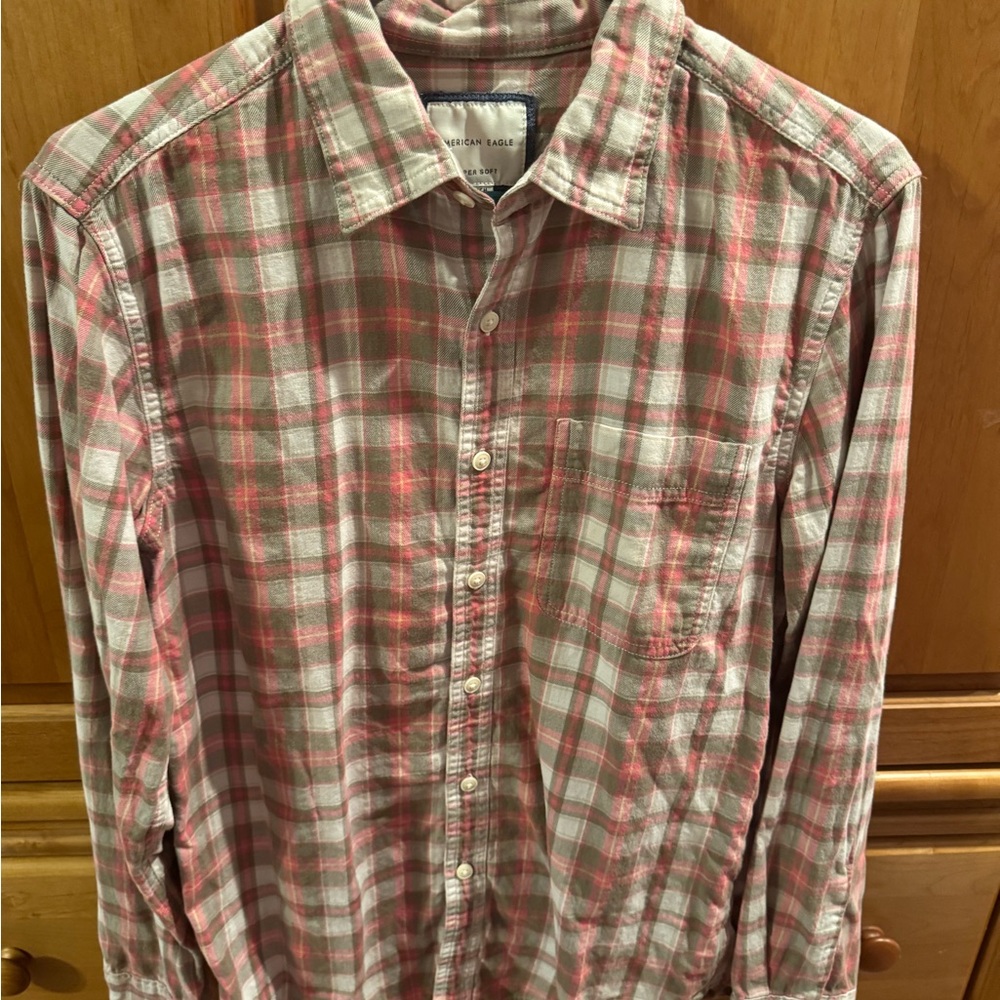 American Eagle Outfitters Men's Pink and Gray Plaid Button-Down Shirt